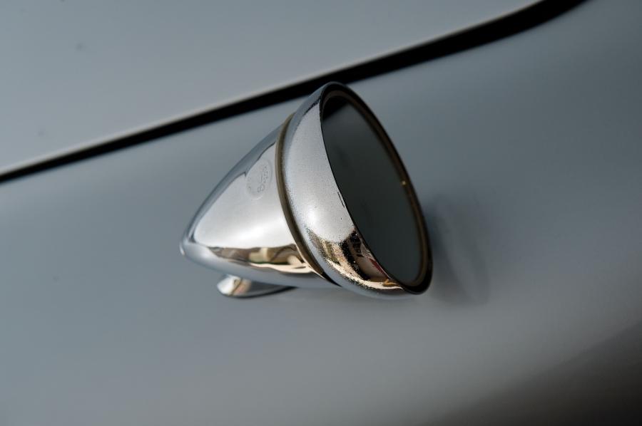  Mercedes-Benz 300 SL Roadster 1961 года  (фото 13 из 30)